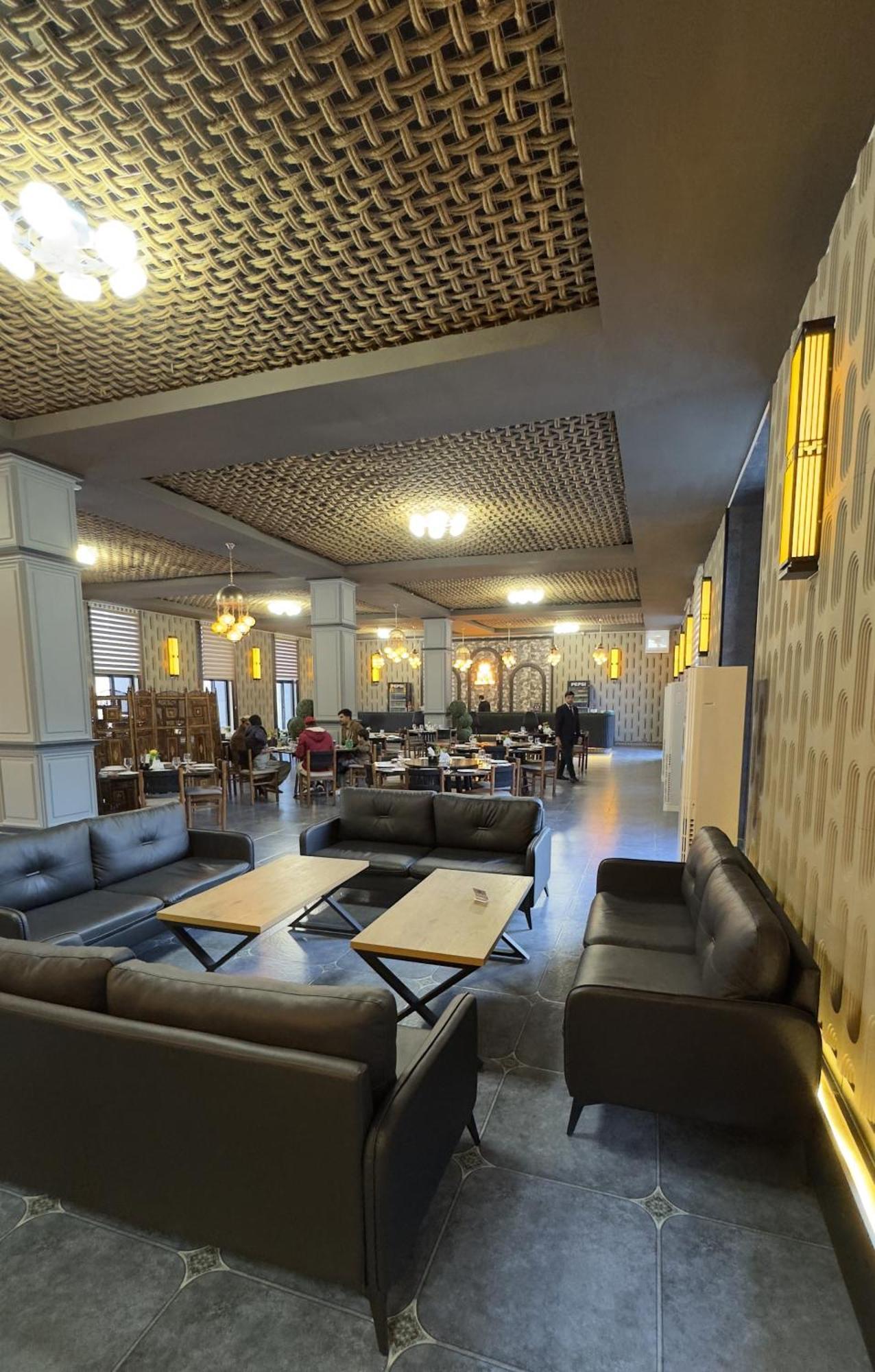 Iyi Luxury Inn Swat Saidu Sharif Ngoại thất bức ảnh