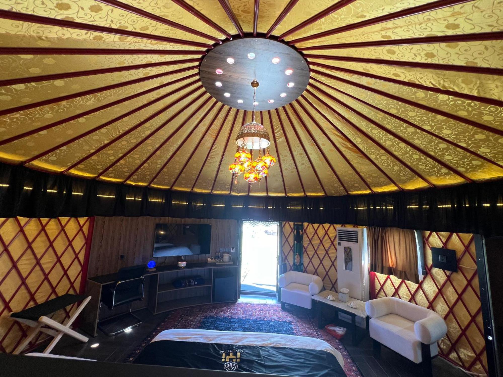 Iyi Luxury Inn Swat Saidu Sharif Ngoại thất bức ảnh