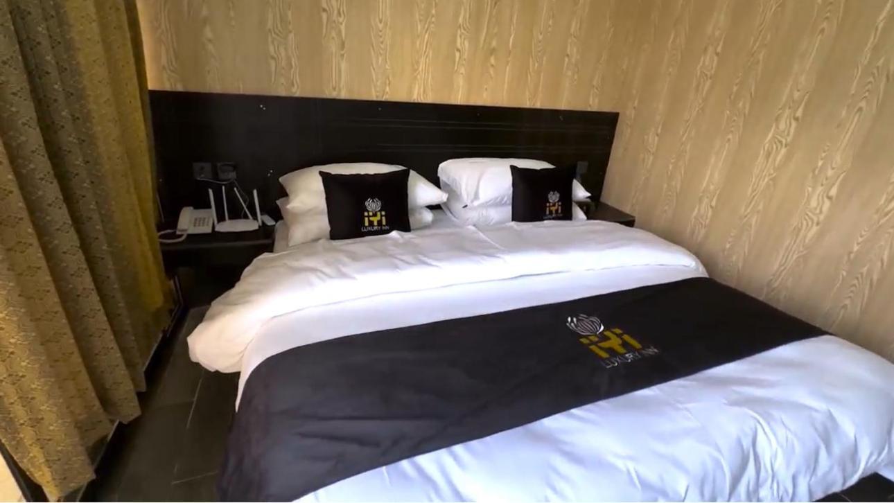 Iyi Luxury Inn Swat Saidu Sharif Ngoại thất bức ảnh