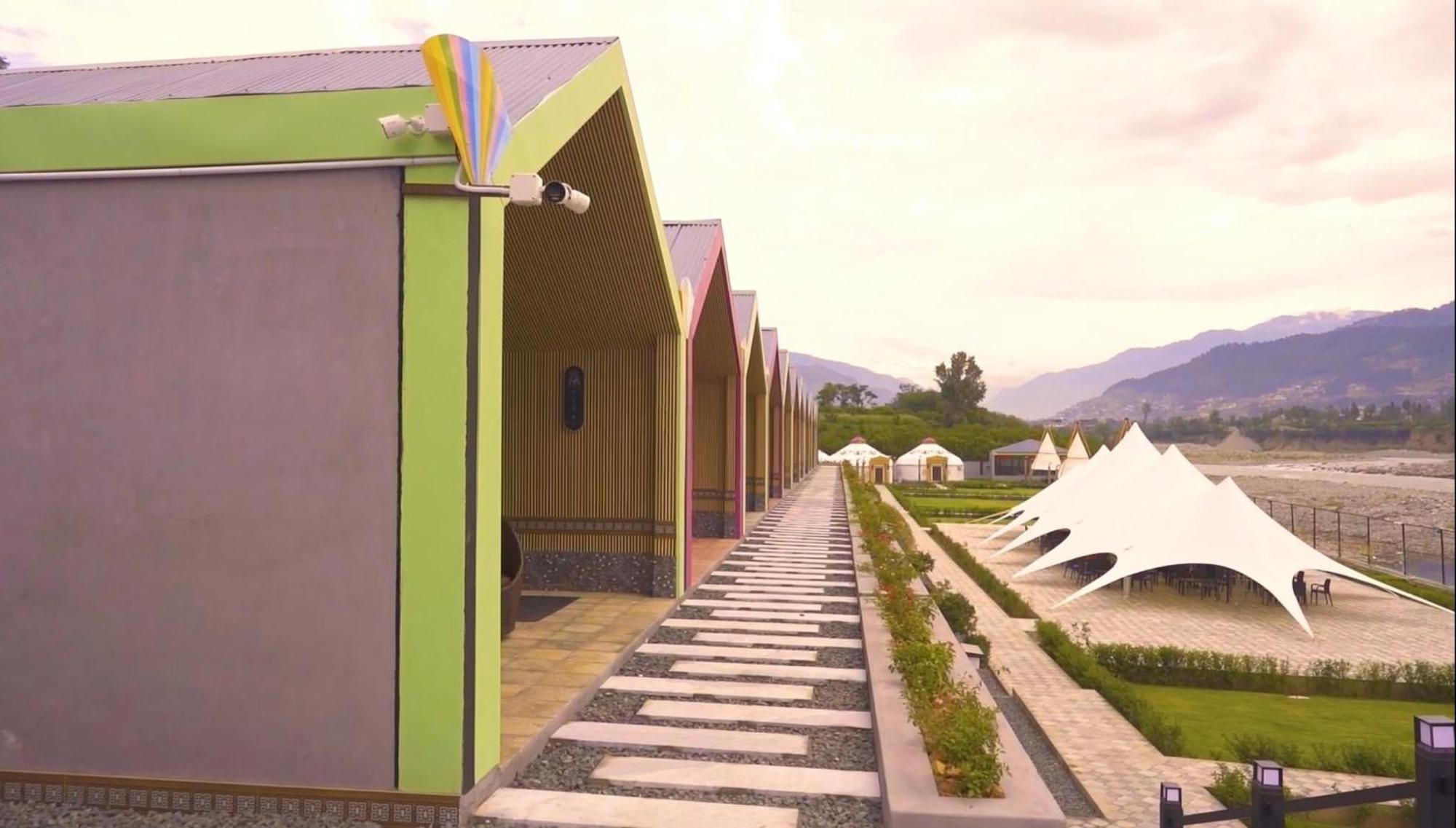 Iyi Luxury Inn Swat Saidu Sharif Ngoại thất bức ảnh