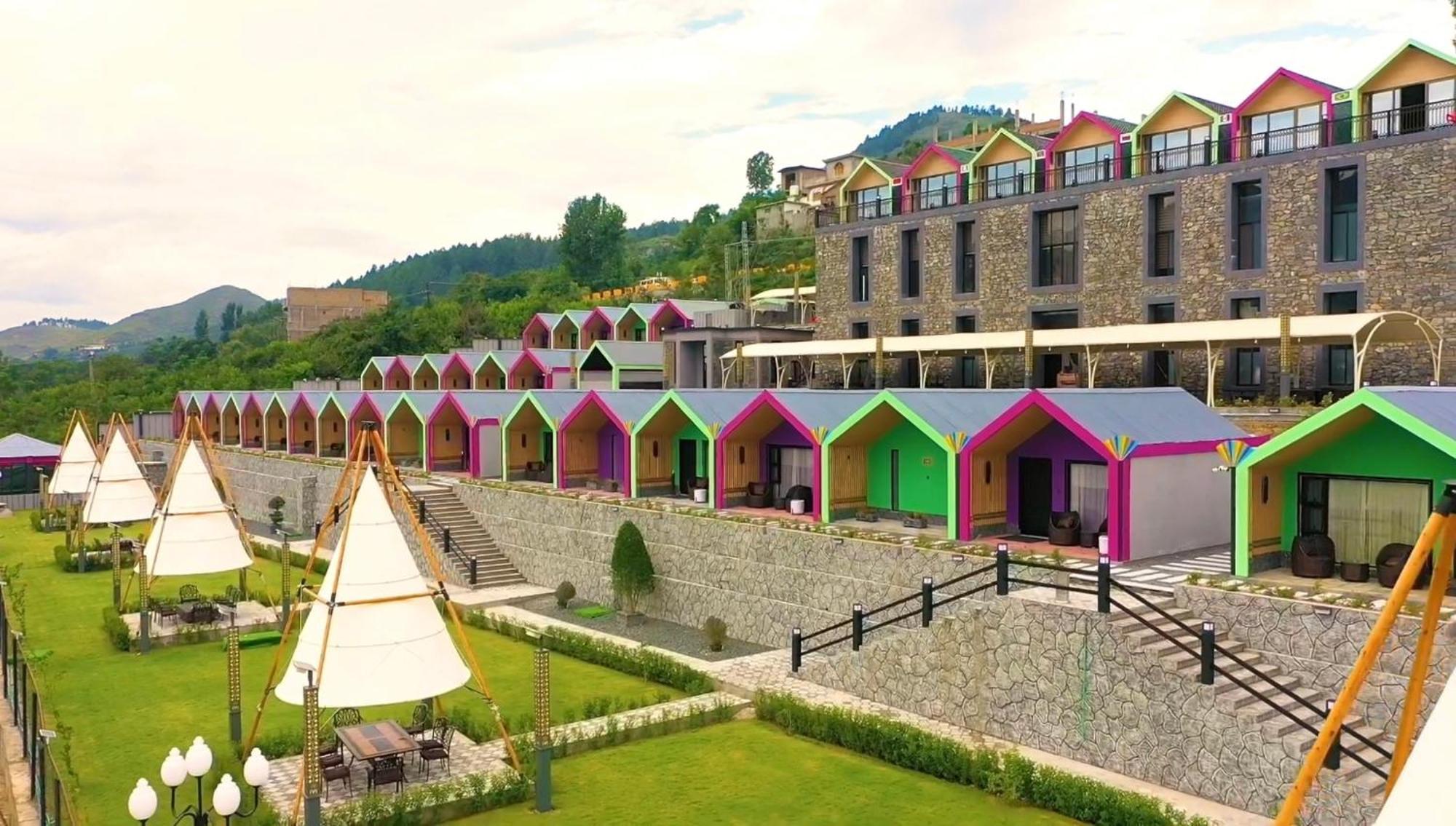 Iyi Luxury Inn Swat Saidu Sharif Ngoại thất bức ảnh