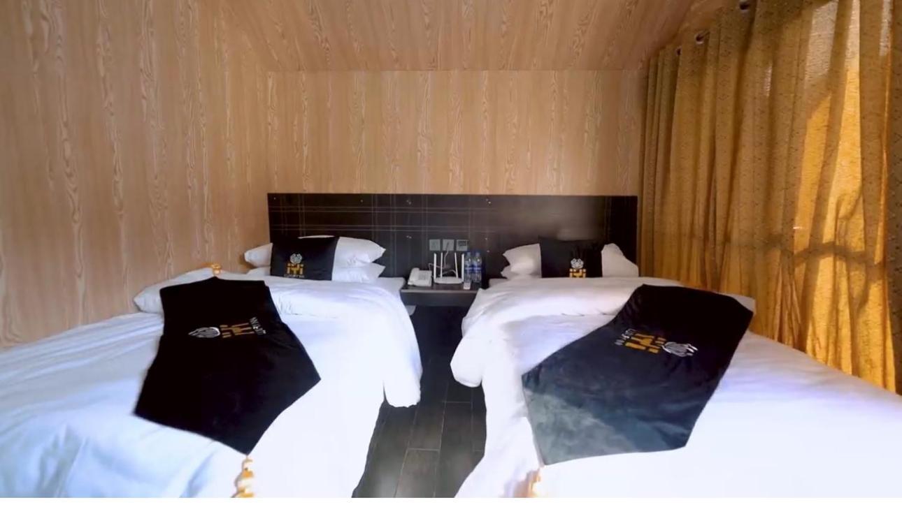 Iyi Luxury Inn Swat Saidu Sharif Ngoại thất bức ảnh