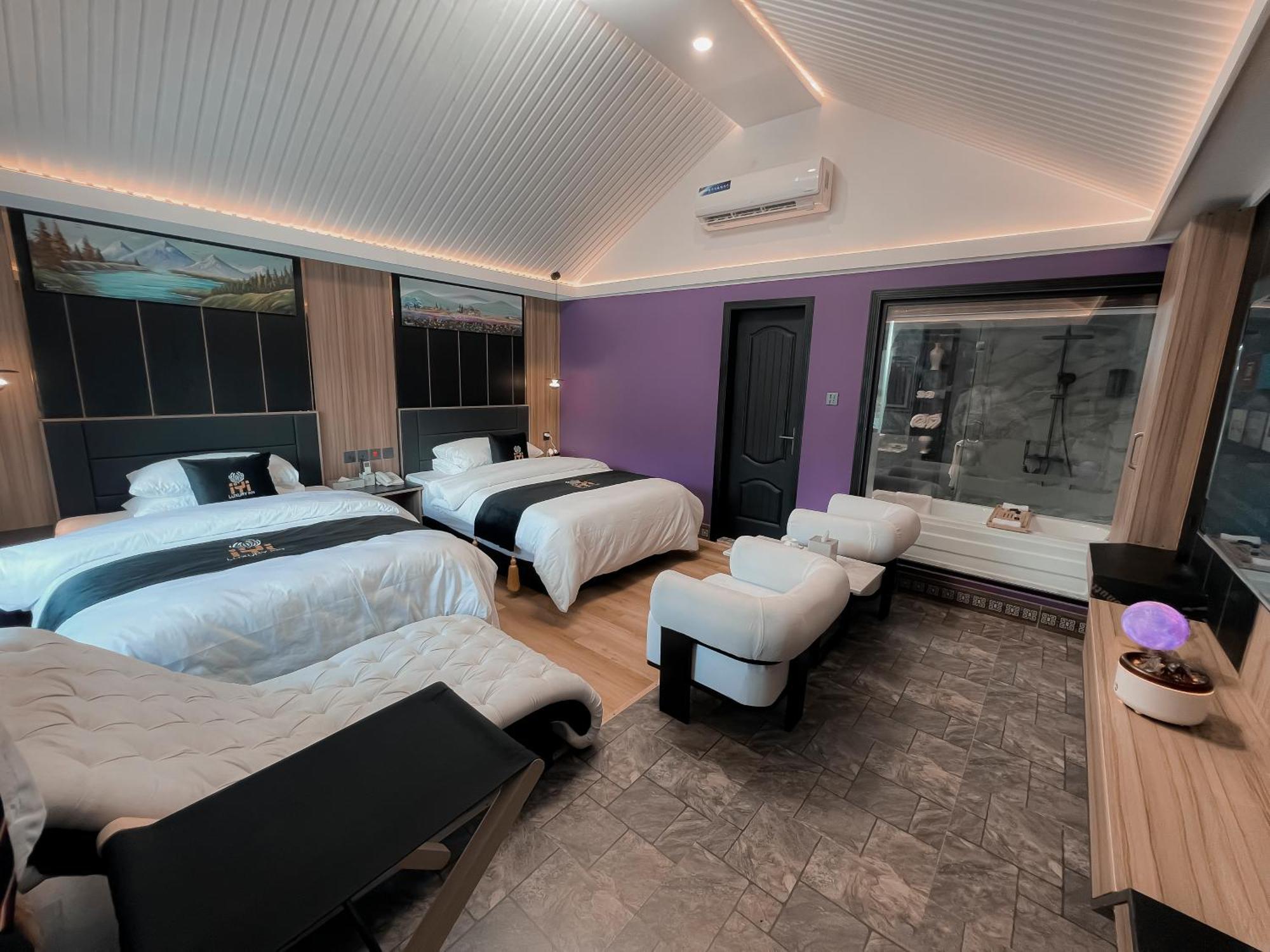 Iyi Luxury Inn Swat Saidu Sharif Ngoại thất bức ảnh