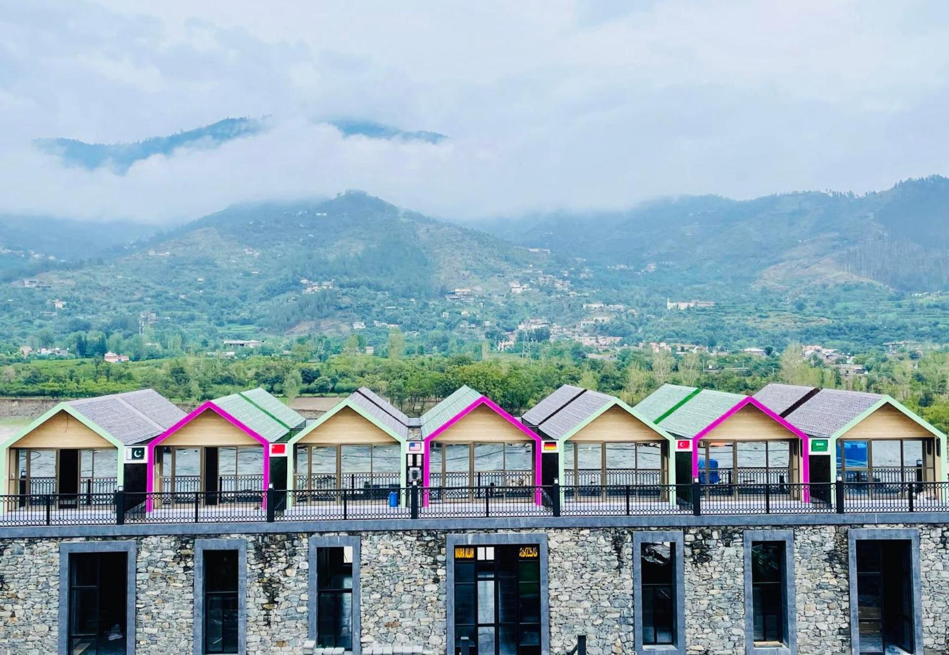 Iyi Luxury Inn Swat Saidu Sharif Ngoại thất bức ảnh